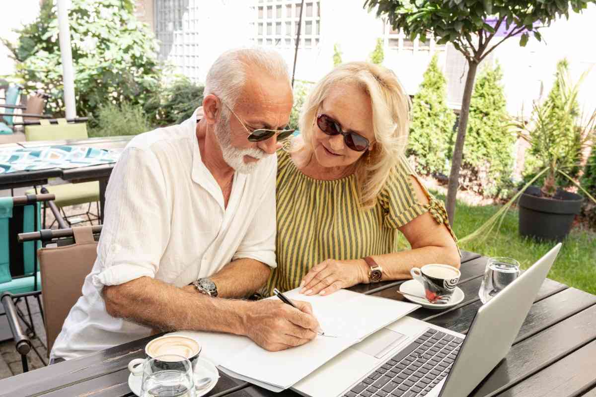 old-couple-taking-notes-agenda (1).jpg